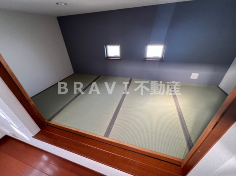 奈良県奈良市藤ノ木台2丁目戸建て　BRAVI不動産の和室|【奈良県奈良市藤ノ木台2丁目戸建て】明るい和室です