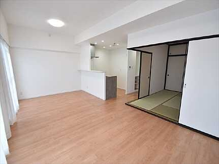 ファミール江波公園リバーサイド参番館の居間・リビング