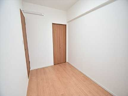 ファミール江波公園リバーサイド参番館の洋室