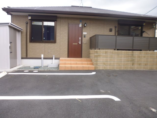 平屋貸家　Ｂ棟１の駐車場