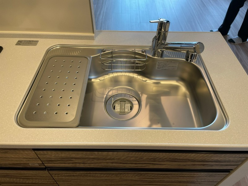 レーベン鶴瀬 Artifactのキッチン