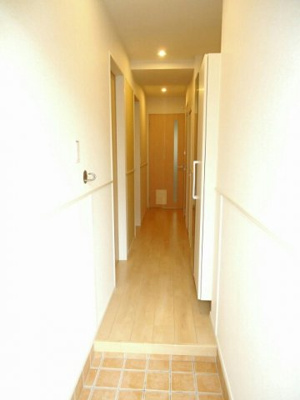 【玄関】 | スエッジ大坪 | 収納もある玄関です