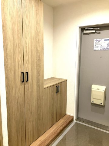 収納力の高いシューズボックスを活用して玄関をすっきりとした印象に！