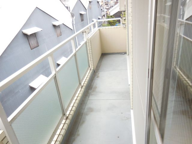 サンワロイヤルマンション2号館のバルコニー