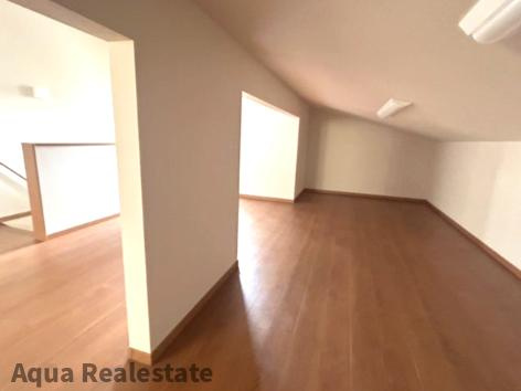 仏生山町甲　中古住宅の内装|２階は勾配天井のロフトスペースです