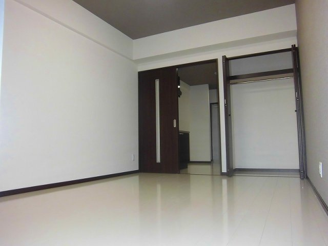 【洋室】 | シャインパレスⅢ | ※写真は別部屋です。現況を優先とします。