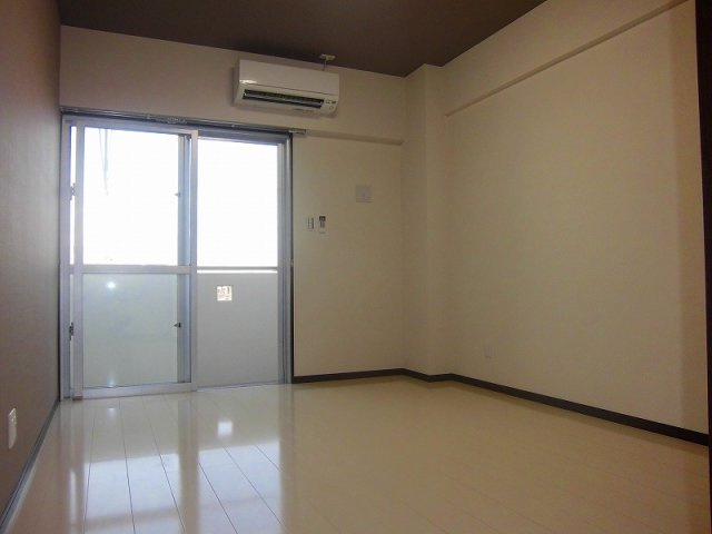 【洋室】 | シャインパレスⅢ | ※写真は別部屋です。現況を優先とします。