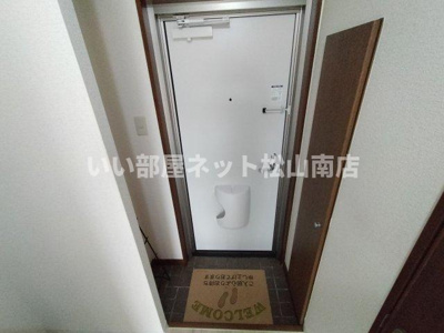 【玄関】 | カサグランデ市坪Ⅱ