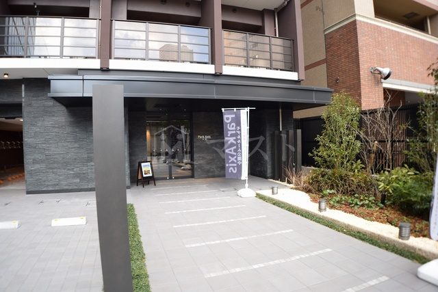 パークアクシス本町のエントランス