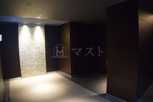 パークアクシス本町のロビー