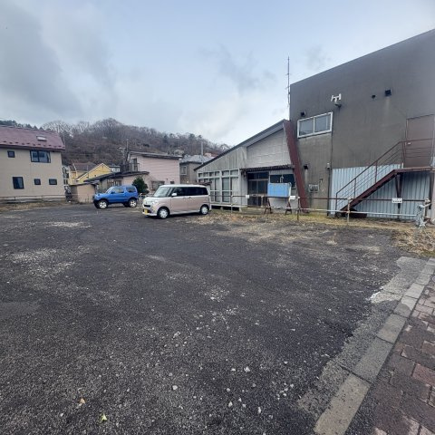 マンション城の駐車場