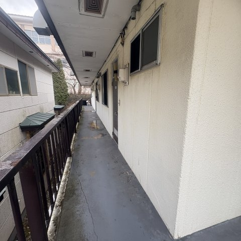 マンション城のエントランス