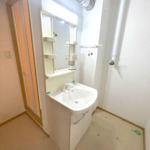マンション城の洗面所