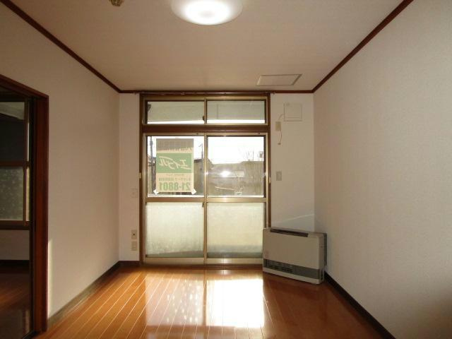 ホワイトハウス（柏木町）の居間・リビング