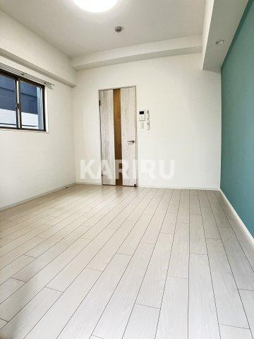 ウエンズ玉造ESTの居間・リビング