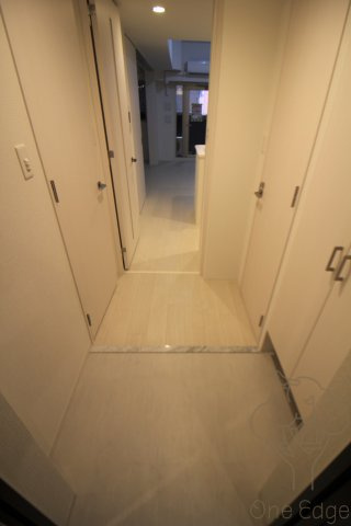 エスリード新大阪ザ・マークの玄関
