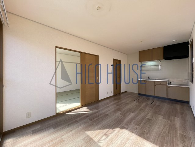 レフィナードAの居間・リビング