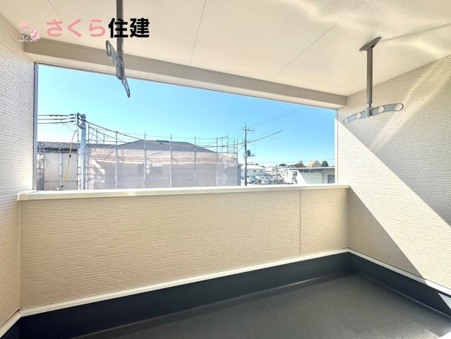 クレイドルガーデン　宇都宮市川田町第6　５号棟のバルコニー|急な雨でも安心なインナーバルコニー♪家族全員分の布団もゆったり並べられるます♪
