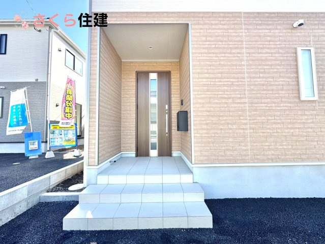 クレイドルガーデン　宇都宮市川田町第6　５号棟の玄関|夜間でも来訪者の顔を認識できるLEDライトを装備！ＴＶモニター付きインターフォンで安心のセキュリティ