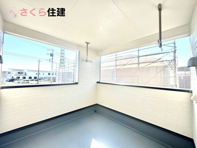 クレイドルガーデン　宇都宮市川田町第6　６号棟のバルコニー|急な雨でも安心なインナーバルコニー♪家族全員分の布団もゆったり並べられるます♪
