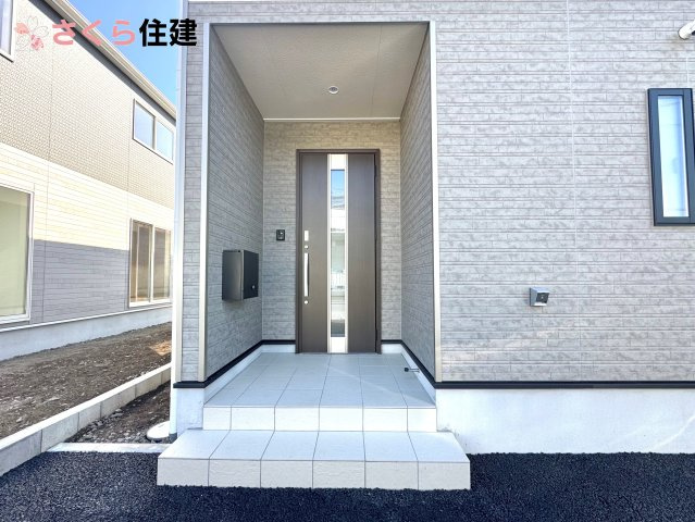 クレイドルガーデン　宇都宮市川田町第6　６号棟の玄関|夜間でも来訪者の顔を認識できるLEDライトを装備！ＴＶモニター付きインターフォンで安心のセキュリティ