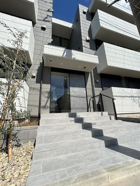 テラス高野台のエントランス|ペット共生型ヘーベルメゾン！