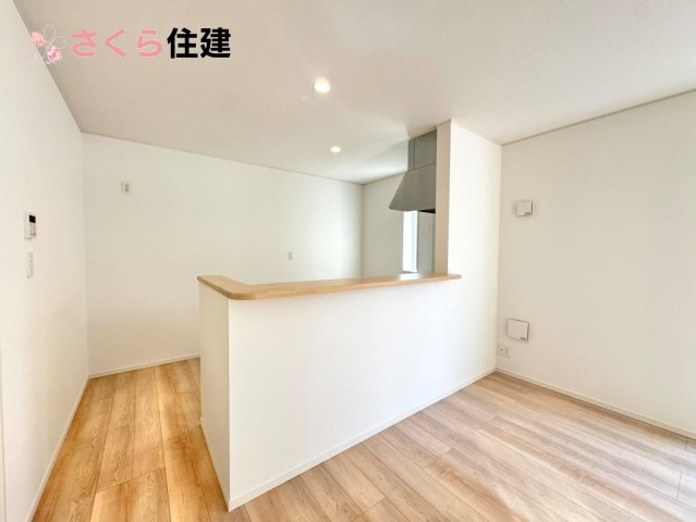 クレイドルガーデン　宇都宮市川田町第6　７号棟のキッチン|対面式システムキッチン。リビングを見渡せるキッチンで家族の様子をうかがいながら料理がはかどりそう！	