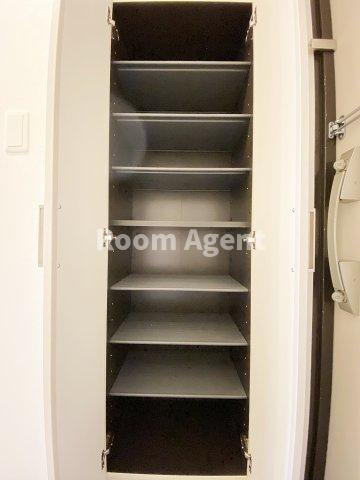 GRANDUKE新栄の玄関