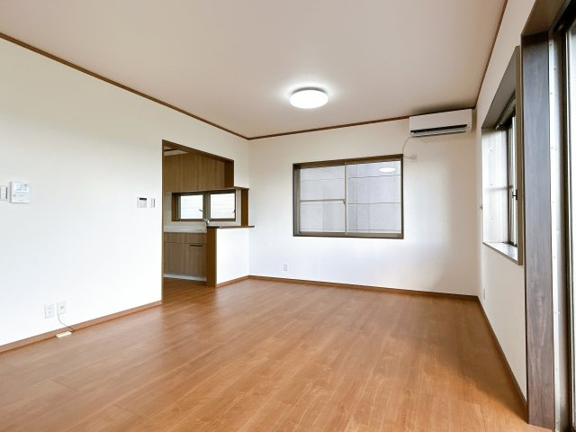 リフォーム中古戸建　本巣市法林寺　平成９年築の居間・リビング