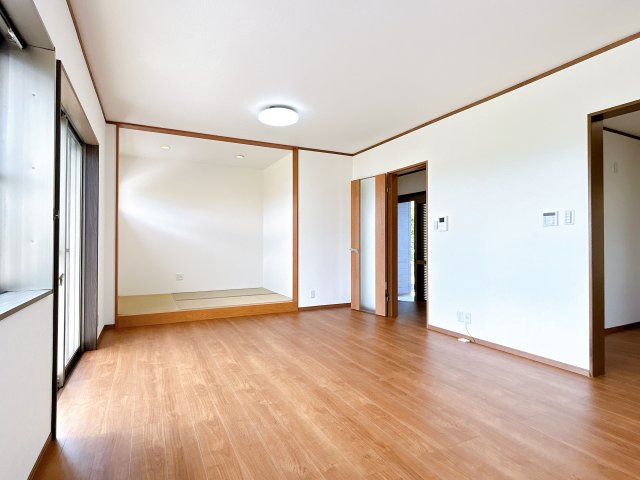 リフォーム中古戸建　本巣市法林寺　平成９年築の居間・リビング