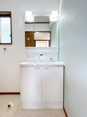 リフォーム中古戸建　本巣市法林寺　平成９年築の独立洗面台