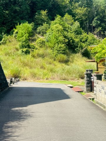 広島市安佐北区可部町桐原　土地の前面道路含む現地写真