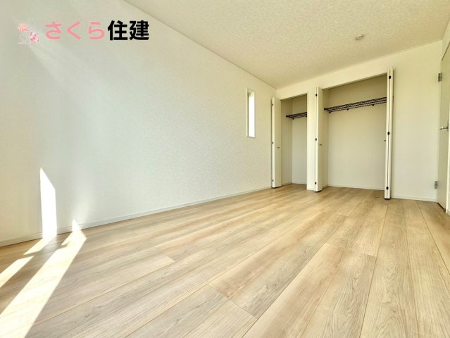 クレイドルガーデン　宇都宮市川田町第6　８号棟の洋室|各部屋に収納あります！荷物が多い子育て世代や、趣味道具の多い方にもうれしいですね♪