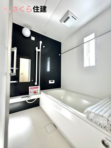 クレイドルガーデン　宇都宮市川田町第6　８号棟の浴室|
梅雨の時期は大活躍の浴室乾燥機！家族の数だけ増える洗濯物もしっかり乾かせます
