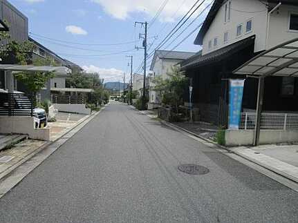 安佐南区伴南５丁目の前面道路含む現地写真