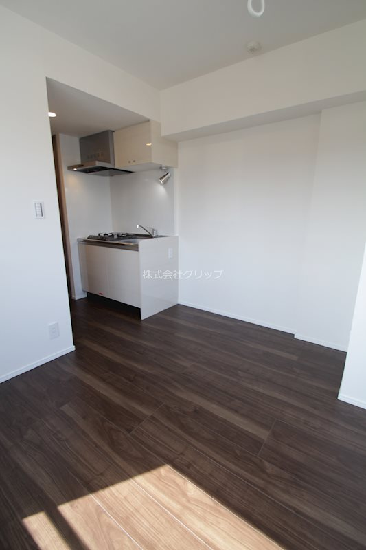 クラリッサレーヴ阪東橋の洋室