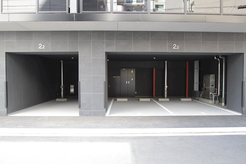 クラリッサレーヴ阪東橋の駐車場