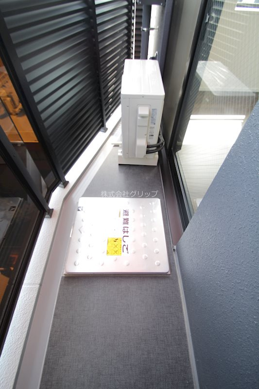 クラリッサレーヴ阪東橋のバルコニー