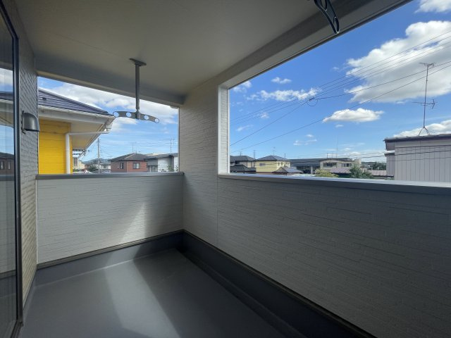 新築戸建・建売　柴田町船岡東1丁目　耐震・制震　船岡小・船岡中のバルコニー|物干し金具がついているので洗濯ロープなどを張ればそのまま洗濯物干しができます！