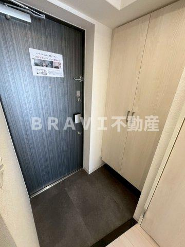 ソルテラスOSAKA緑橋クレアスト　BRAVI不動産の玄関|【ソルテラスOSAKA緑橋クレアスト】落ち着いた玄関です