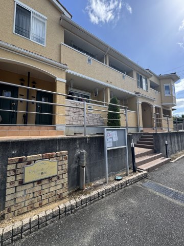 ラッフィナート・カーサ弐番館のエントランス