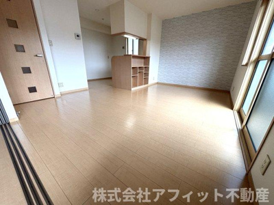 【居間・リビング】 | メルベーユ C棟 | LDK13帖