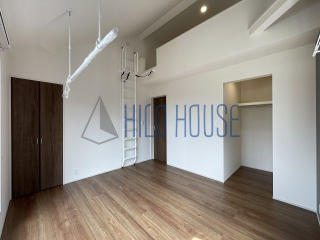 BLOOMING MAISON川越市的場3号棟の寝室