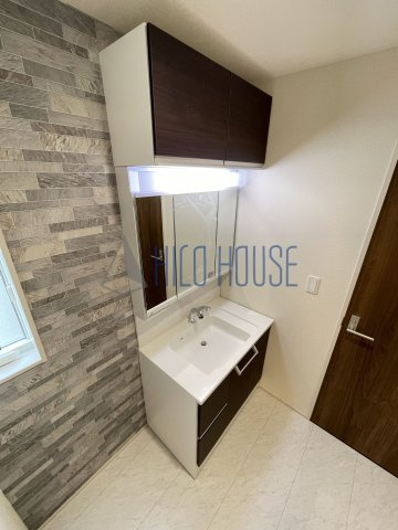 BLOOMING MAISON川越市的場3号棟の洗面所