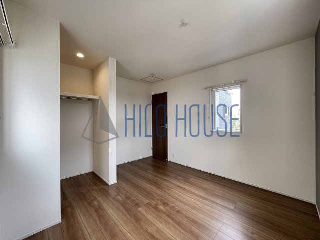 BLOOMING MAISON川越市的場3号棟の寝室