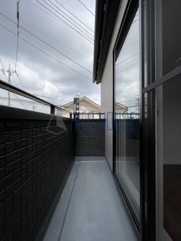 BLOOMING MAISON川越市的場3号棟のバルコニー