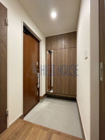 BLOOMING MAISON川越市的場3号棟の玄関