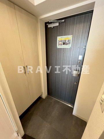 ソルテラスOSAKA緑橋クレアスト　BRAVI不動産の玄関|【ソルテラスOSAKA緑橋クレアスト】落ち着いた玄関です