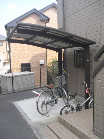 エーデルハイムのその他共用部分|雨の日も安心　屋根付敷地内駐輪場