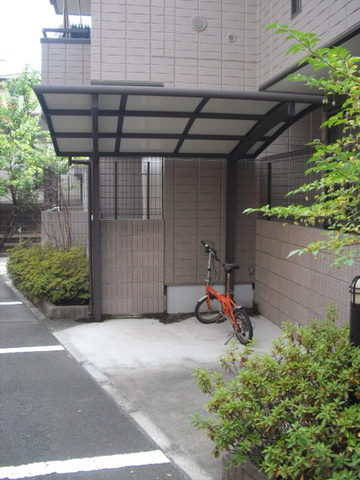 エーデルハイムのその他共用部分|雨の日も安心　屋根付敷地内駐輪場